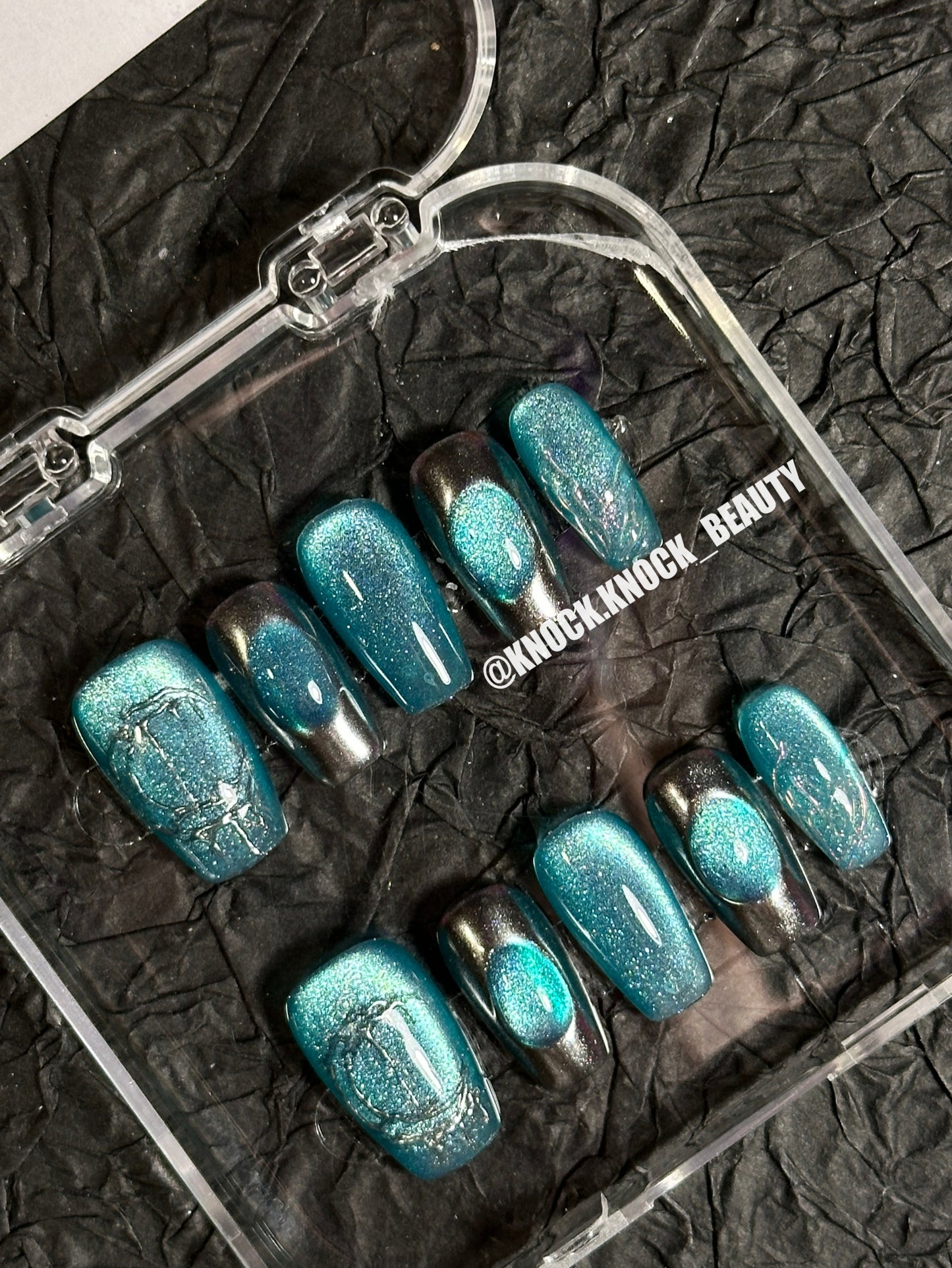 Menthol mambo HANDMADE PRESS-ON NAILS