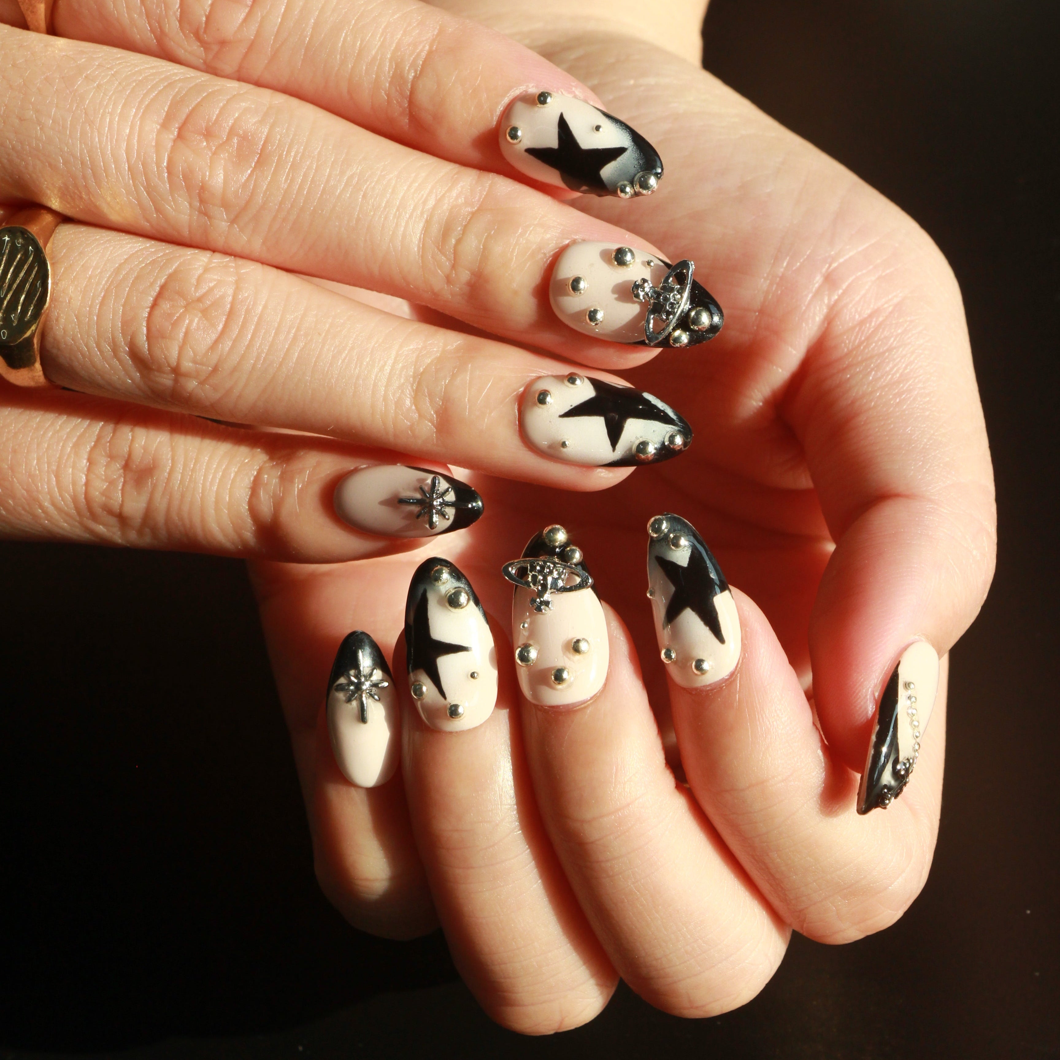 Black & White Devotion