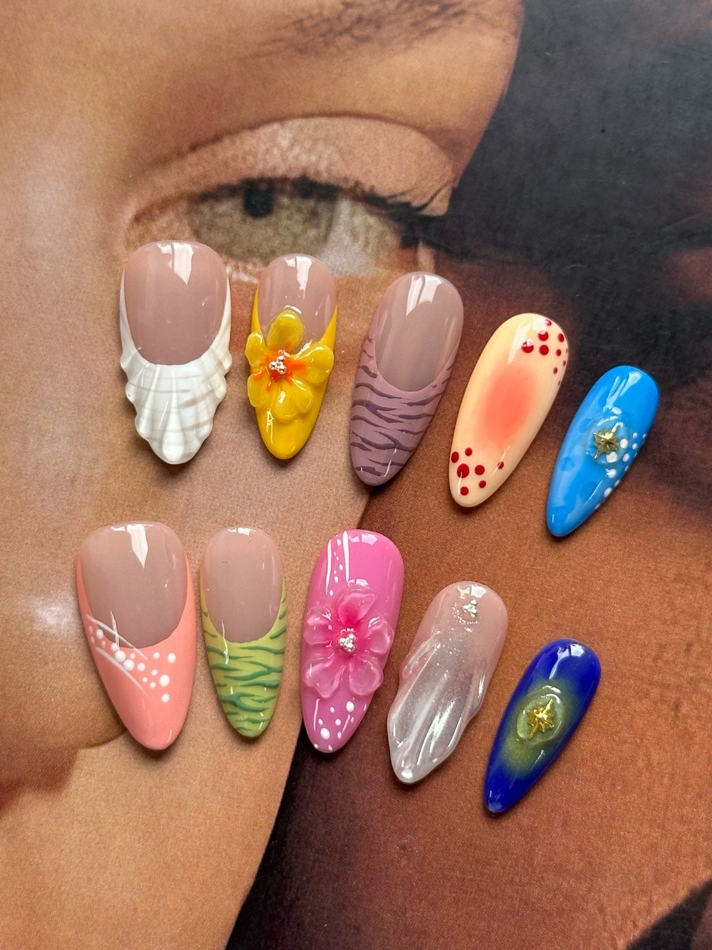 Colorful flowers 3D NAILS