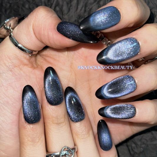 THE MILKY WAY CAT EYE PRESS-ON NAILS