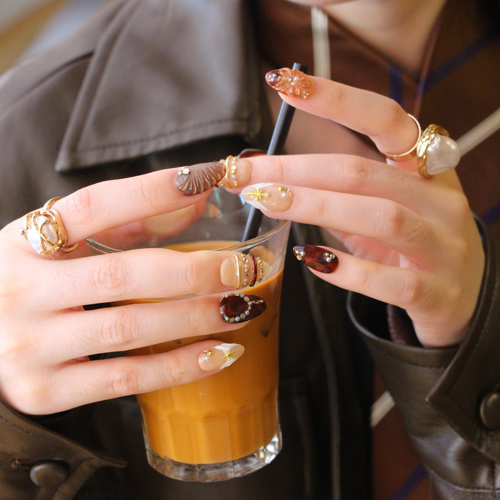 Golden Chestnut uñas press-on detalle 4