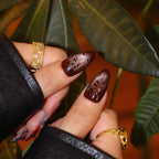 Sacred Rouge uñas press-on detalle 4