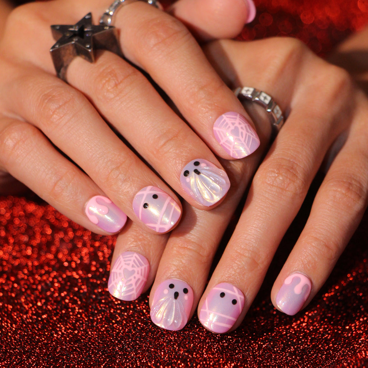 Ghostly Glow uñas press-on detalle 3