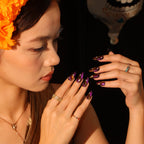 Midnight Gold uñas press-on detalle 3