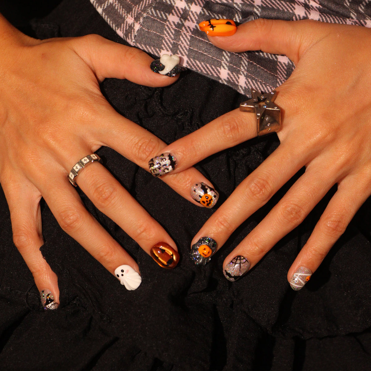 Trickster Party uñas press-on detalle 2